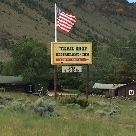 Trail Shop Inn Wapiti Bagian luar foto