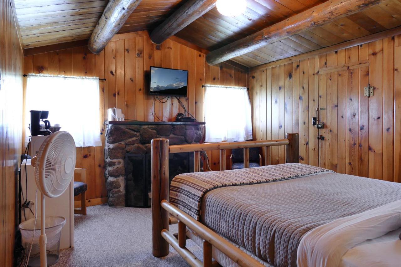 Trail Shop Inn Wapiti Bagian luar foto