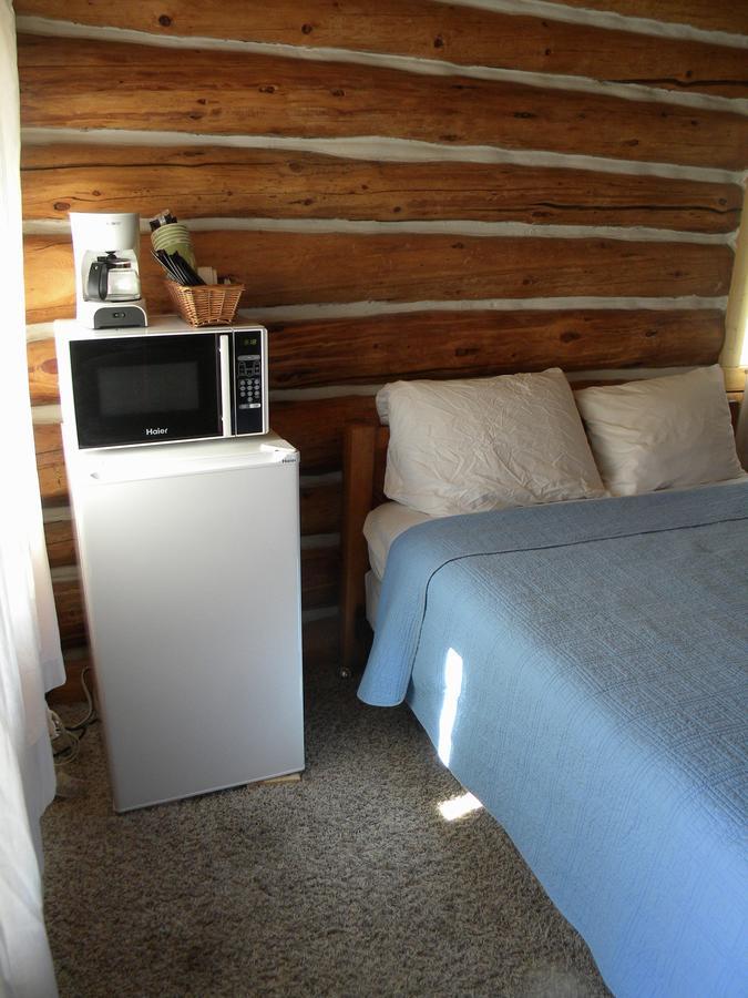 Trail Shop Inn Wapiti Bagian luar foto