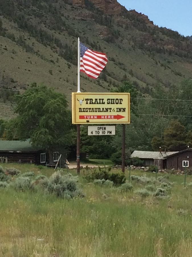 Trail Shop Inn Wapiti Bagian luar foto